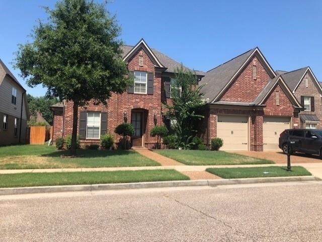 1327 Raindrop Dr in Collierville, TN - Building Photo