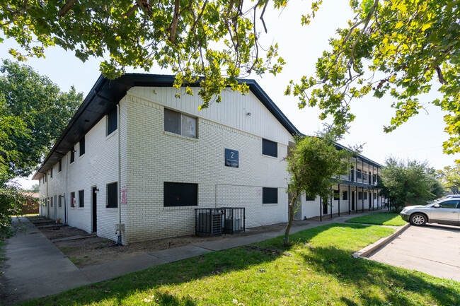 The Circle at Denison in Denison, TX - Building Photo - Building Photo