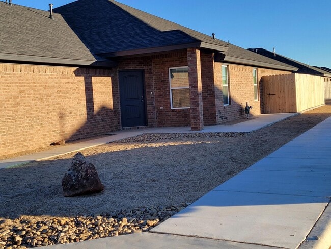 1402 16th St in Shallowater, TX - Building Photo - Building Photo