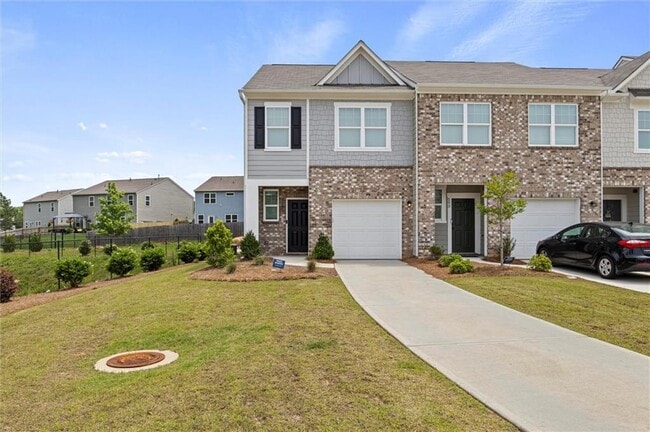 property at 595 Magnolia Cir