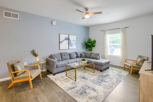 Waters Edge in Spartanburg, SC - Building Photo