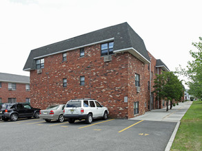 Catherine Garden Apartments in Little Ferry, NJ - Building Photo - Building Photo