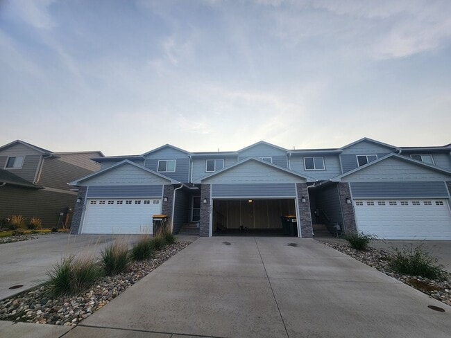 property at 4223 Knob Hill Ct