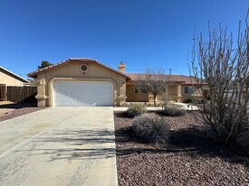 16425 Chippewa Rd in Apple Valley, CA - Building Photo