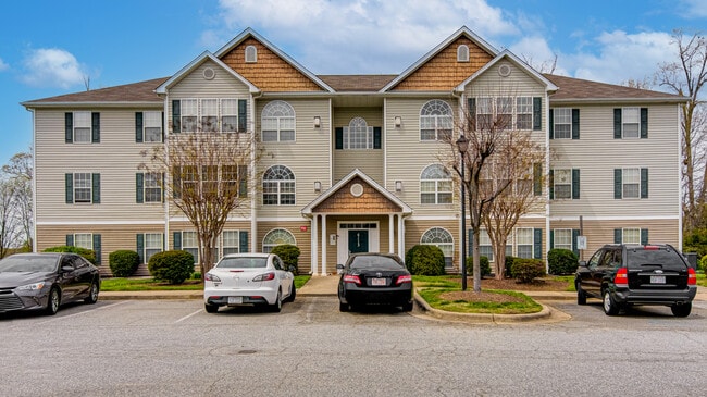 6113 Hedgecock Cir in High Point, NC - Building Photo - Building Photo