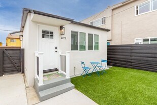 1671-75 Diamond St in San Diego, CA - Building Photo