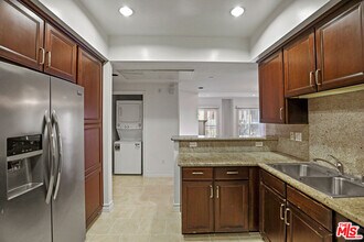 1212 McClellan Dr in Los Angeles, CA - Building Photo - Building Photo