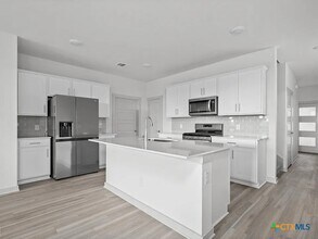 333 Fairfax Ave in San Marcos, TX - Building Photo - Building Photo