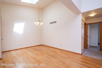 20 Redtail Bend in Coralville, IA - Foto de edificio - Building Photo