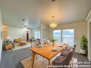 9611 Hildebrandt in San Antonio, TX - Building Photo - Building Photo