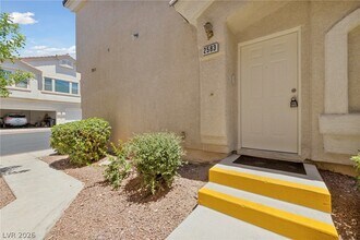 2583 Land Rush Dr in Henderson, NV - Building Photo - Building Photo