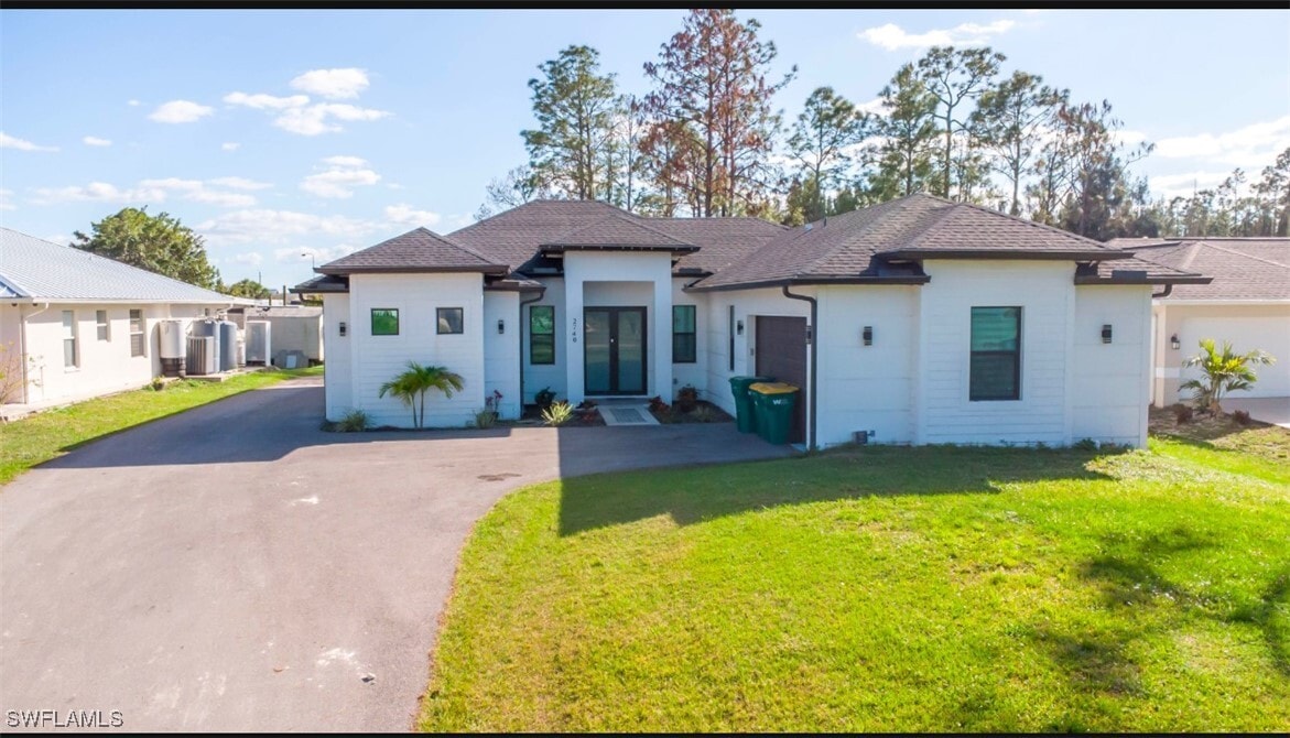2740 35th Ave NE in Naples, FL - Building Photo