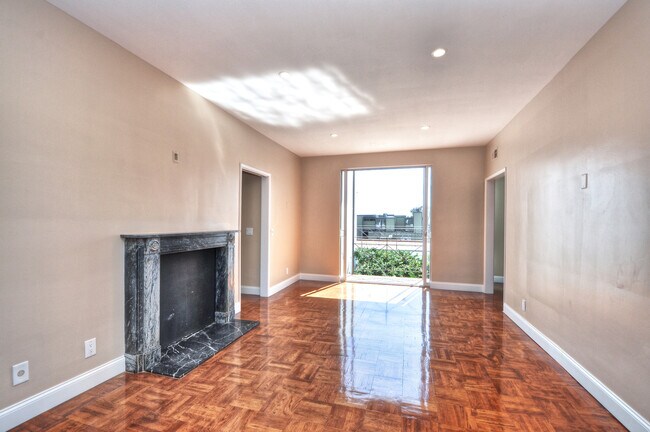 1220 N Coast Hwy in Laguna Beach, CA - Building Photo - Building Photo