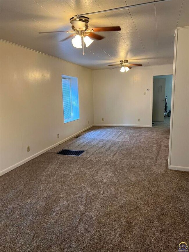 1605 SW Clay St in Topeka, KS - Building Photo - Building Photo