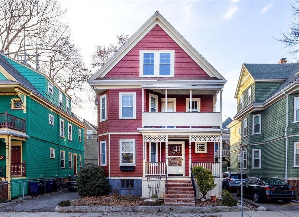 84 Rogers Ave in Somerville, MA - Building Photo