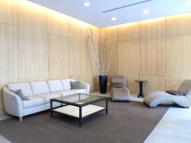 601 Albany St in Boston, MA - Building Photo - Building Photo