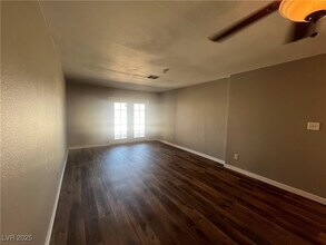 449 E Barrett St in Henderson, NV - Building Photo - Building Photo
