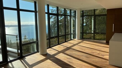 3101 Burfield Pl in West Vancouver, BC - Building Photo - Building Photo