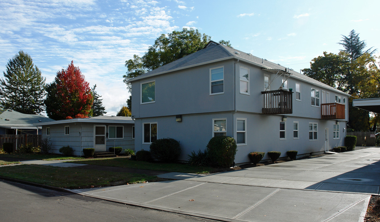 1112-1118 7th St NW in Salem, OR - Building Photo