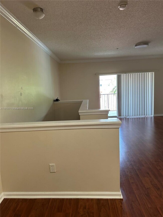 5840 W Sample Rd in Coral Springs, FL - Building Photo - Building Photo