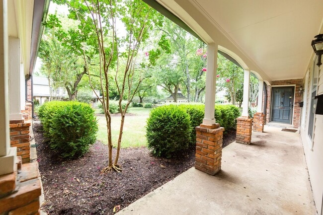 5025 Hillsboro Pike in Nashville, TN - Building Photo - Building Photo