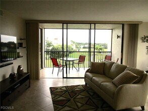 4160 Steamboat Bend E in Ft. Myers, FL - Building Photo - Building Photo