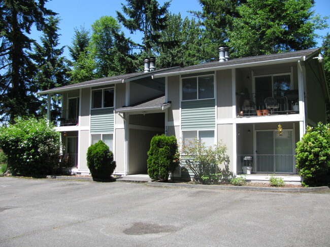 14713 132nd Ave E, Unit A in Puyallup, WA - Foto de edificio - Building Photo