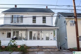 68 W Center St in Nesquehoning, PA - Building Photo - Building Photo