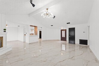 2610 Hollymist Dr in Houston, TX - Building Photo - Building Photo