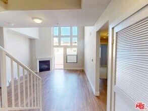 1041 Glendon Ave in Los Angeles, CA - Building Photo - Building Photo