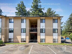 16205 NE 12th Ct in Bellevue, WA - Building Photo