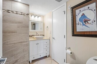 3111 Oakland Shores Dr, Unit F 208 in Oakland Park, FL - Building Photo - Building Photo