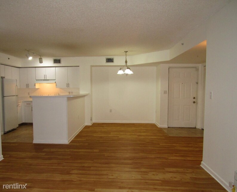 2021 Renaissance Blvd in Miramar, FL - Building Photo