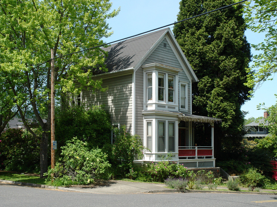 2235 SW Vista Ave in Portland, OR - Building Photo