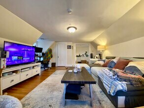 24 Grovenor Rd, Unit 4 in Boston, MA - Building Photo - Building Photo