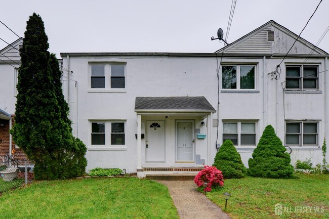 property at 19 Roosevelt Ct