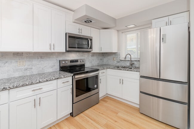 property at 1041 N Northwest Hwy