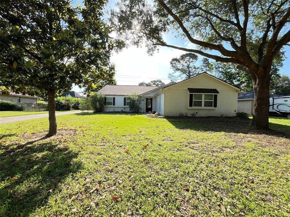 31326 Alice Ln in Tomball, TX - Building Photo