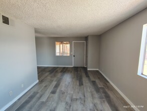 3663 Kolendo Ct, Unit C in Las Vegas, NV - Foto de edificio - Building Photo