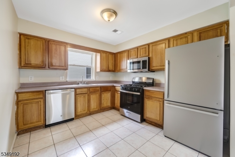 14 Birks Pl in Newark, NJ - Building Photo
