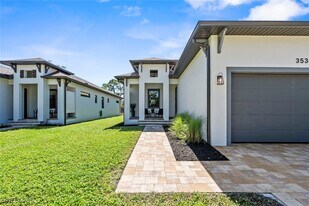3530 Hibiscus Ave in Naples, FL - Building Photo