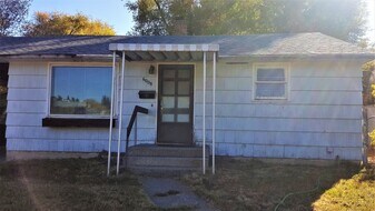 6008 N Douglas Dr in Spokane, WA - Building Photo