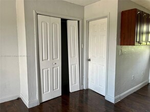 5010 Pembroke Rd in Hollywood, FL - Building Photo - Building Photo