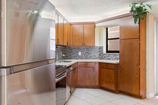 5701 Camino Del Sol in Boca Raton, FL - Building Photo