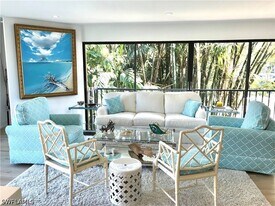 1280 Gordon Dr in Naples, FL - Building Photo