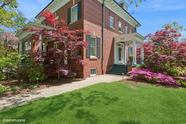 835 Lake Ave in Wilmette, IL - Building Photo - Building Photo