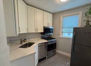 Oceanside Apartments in Winthrop, MA - Foto de edificio - Interior Photo