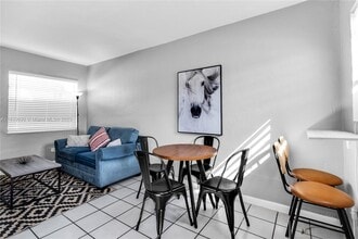 105 SW 5th Ct in Dania Beach, FL - Building Photo - Building Photo