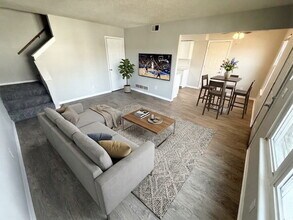 11008 NW Crooked Rd in Kansas City, MO - Building Photo - Building Photo