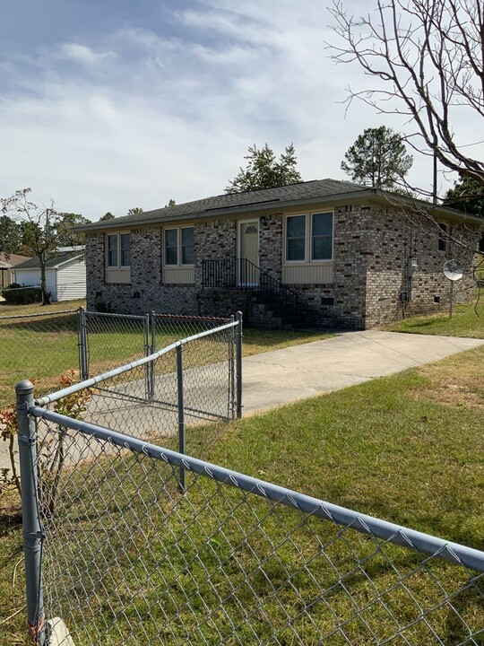 1944 Glenn Rd in Gaston, SC - Foto de edificio